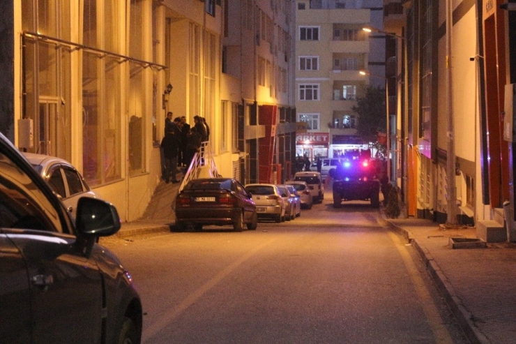 Jandarmaya Ateş Açtı, Yakalanacağını Anlayınca İntihar Etti