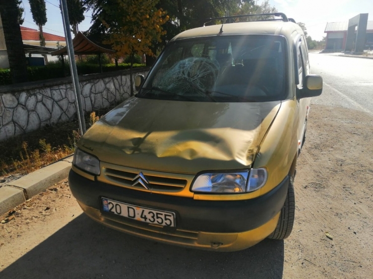 10 Kasım Etkinliğinden Çıkan Öğrenciye Otomobil Çarptı