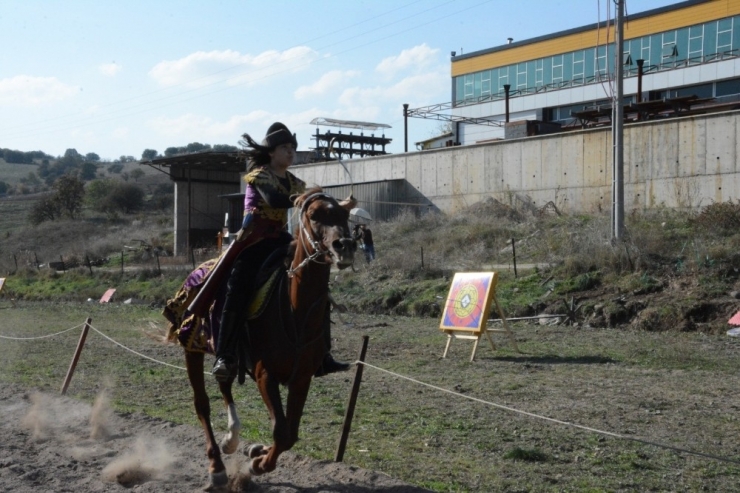Akıncı Toyu Atlı Okçuluk Müsabakaları Başladı