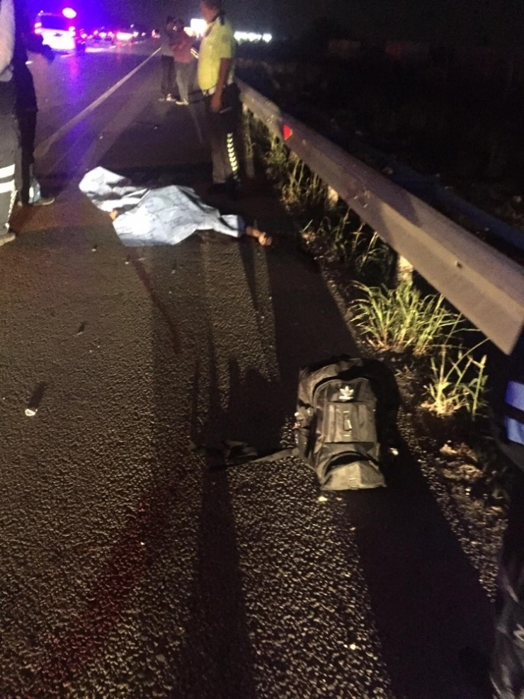 Kamyonetin Çarptığı Motosikletli Genç Öldü