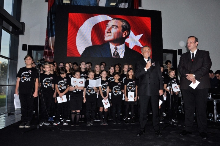 Çebi, 9’u 5 Geçe Kabataş’ta Saygı Duruşunda Bulundu