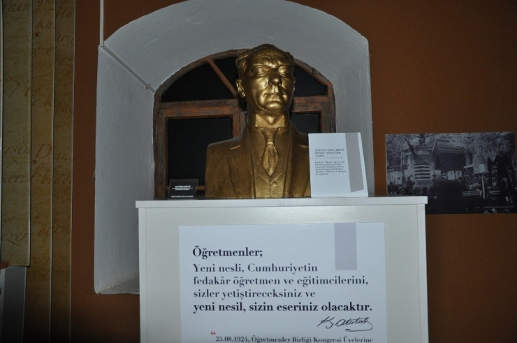 İtalyan Sanatçının 89 Yıllık Atatürk Büstü Müzede Sergileniyor