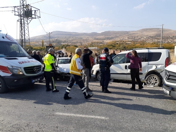 Malatya’da Feci Kaza: 4’ü Ağır 11 Yaralı
