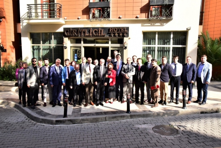 Vali Deniz, Turizmcilerle Bir Araya Geldi