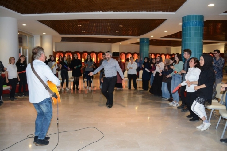 Prof. Dr. Torun’dan "Vur Davula Konuşsun" Atölyesi