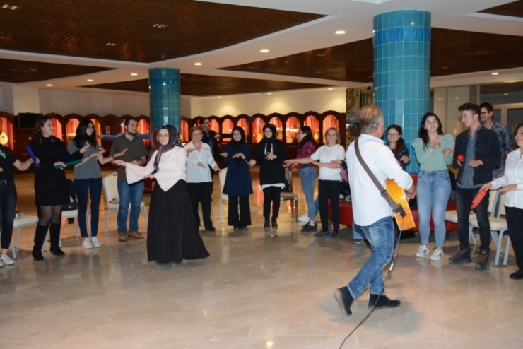 Prof. Dr. Torun’dan "Vur Davula Konuşsun" Atölyesi