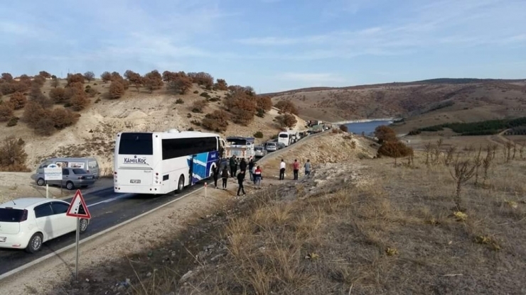 Saman Yüklü Tır Alev Alev Yandı