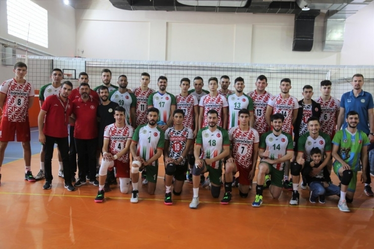 Cizre Belediyesi Voleybolcularından Çifte Galibiyet