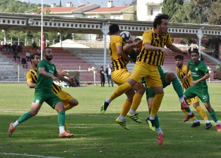 Aliağaspor Fk Evinde 3 Puan Kaptırdı