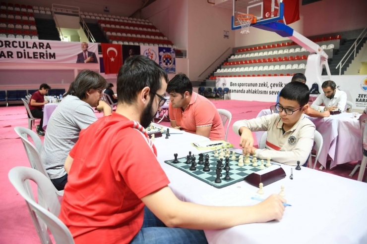 10 Kasım Atatürk’ü Anma Satranç Turnuvası Yapıldı
