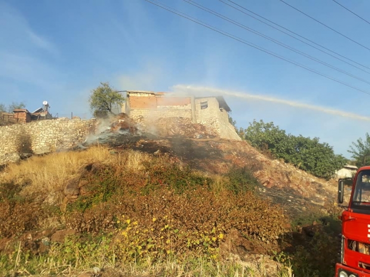 Bahçe Yangını Evlere Sıçramadan Söndürüldü