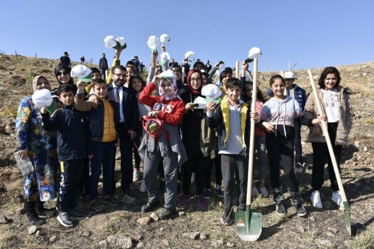 Ak Parti Batman İl Başkanı Gür Fidan Dikimi Etkiliğine Katıldı