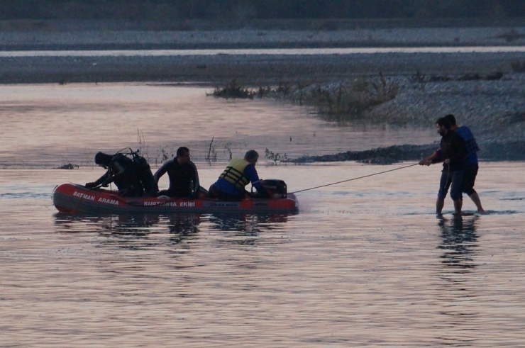 19 Yaşındaki Genç Düştüğü Batman Çayı’nda Kayboldu