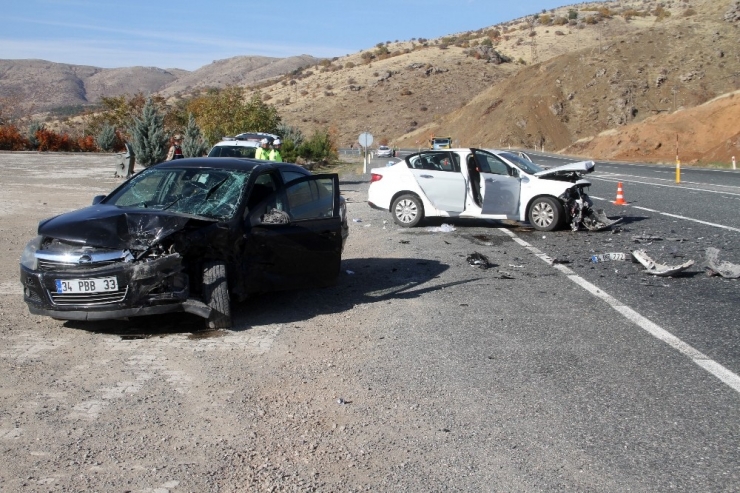 Elazığ’da Trafik Kazası: 4 Yaralı