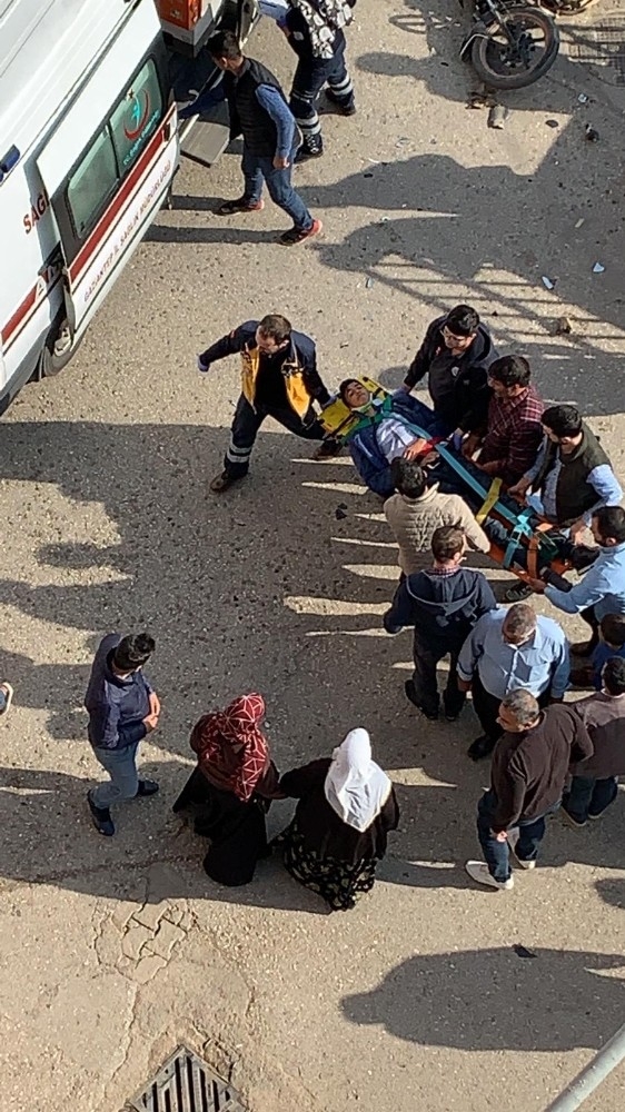 Kamyonet İle Motosiklet Çarpıştı: 1 Yaralı