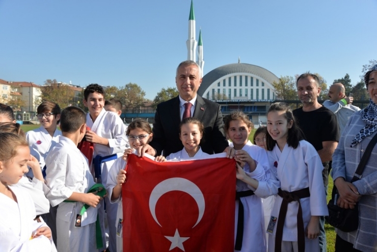 Başkan Babaoğlu, Sporcular Ve Aileleriyle Bir Araya Geldi