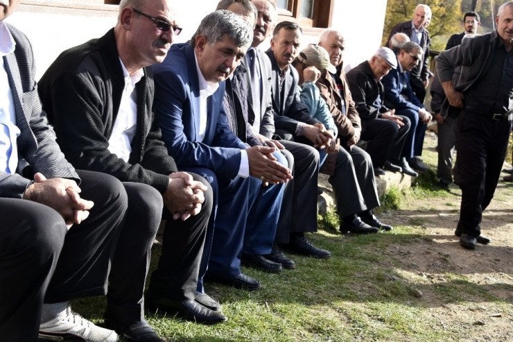 Oğlunun Nikahına Giderken Kaza Sonucu Vefat Eden Anne Son Yolculuğuna Uğurlandı