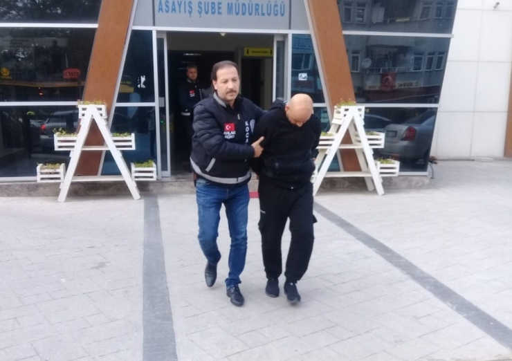 Pasaportuna El Koydukları Kadını Fuhşa Zorladılar