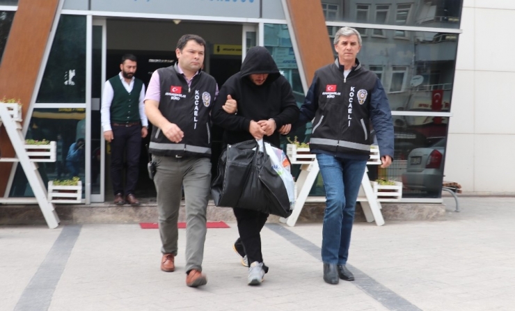 İzmit’te Arkadaşlarıyla Sohbet Eden Şahsı Öldüren Zanlı Tutuklandı