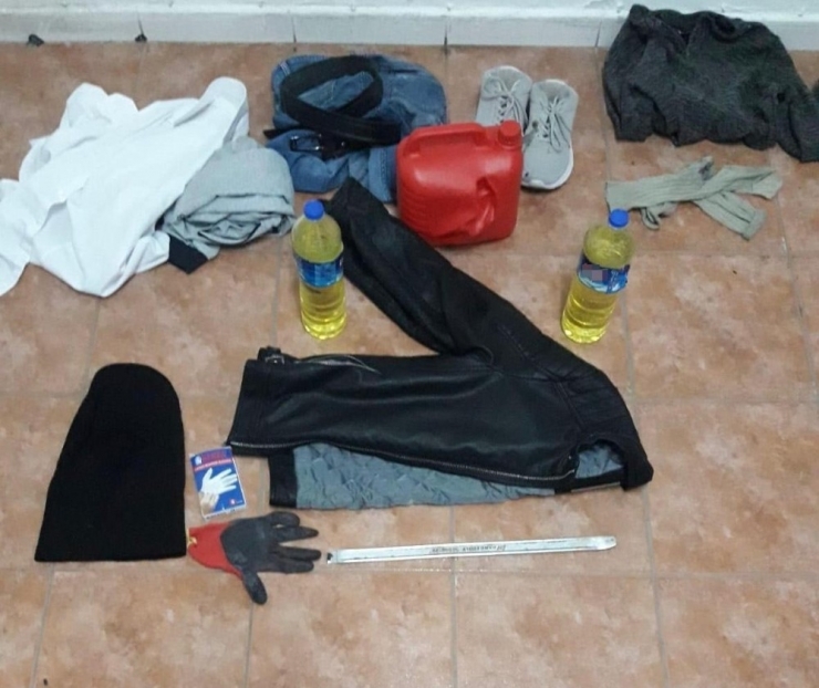 İz Bırakmamak İçin Hırsızlık Yaptıkları Evi Yakacaklarmış