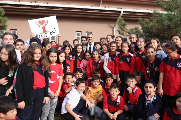 Çayırova’da Yeşile 600 Fidanlık Katkı