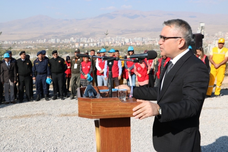 Niğde’de 50 Bin Fidan Toprakla Buluştu