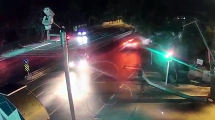 Sarıyer’de Yürekleri Ağza Getiren Kaza Kamerada