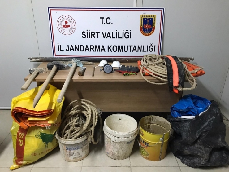 Siirt’te ’Kral Mezarlığında’ Kazı Yapan 6 Kişi Yakalandı