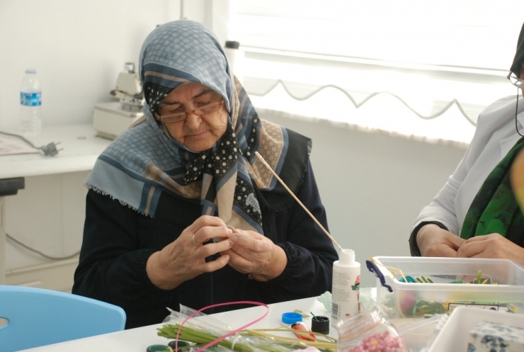 Cevriye Nine, Azmi İle Örnek Oluyor