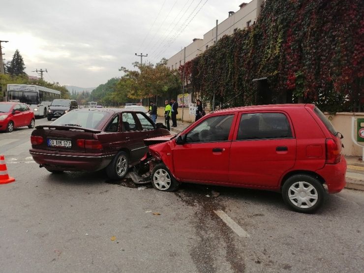 Muğla’da Trafik Kazası; 2 Yaralı
