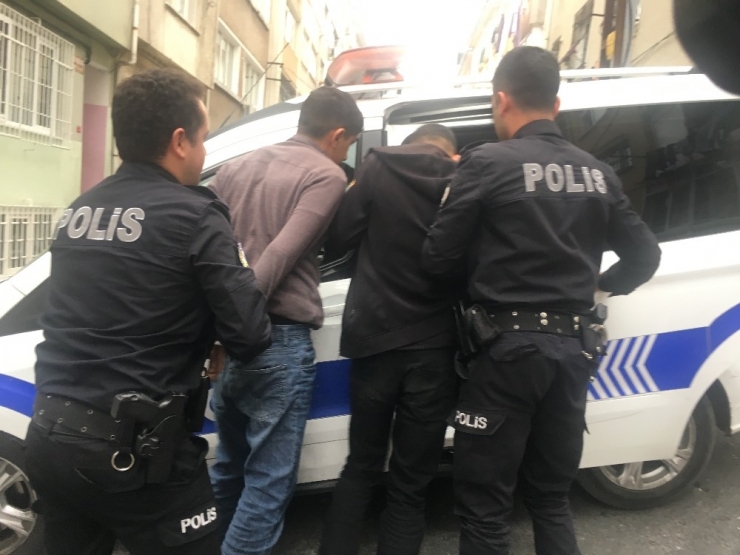 Beyoğlu’nda Hırsızları Apartmana Kilitleyip Polislere Teslim Etti