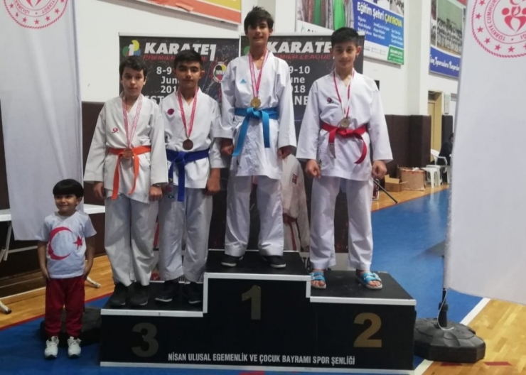 Çayırova Belediyespor Takımından Anlamlı Destek