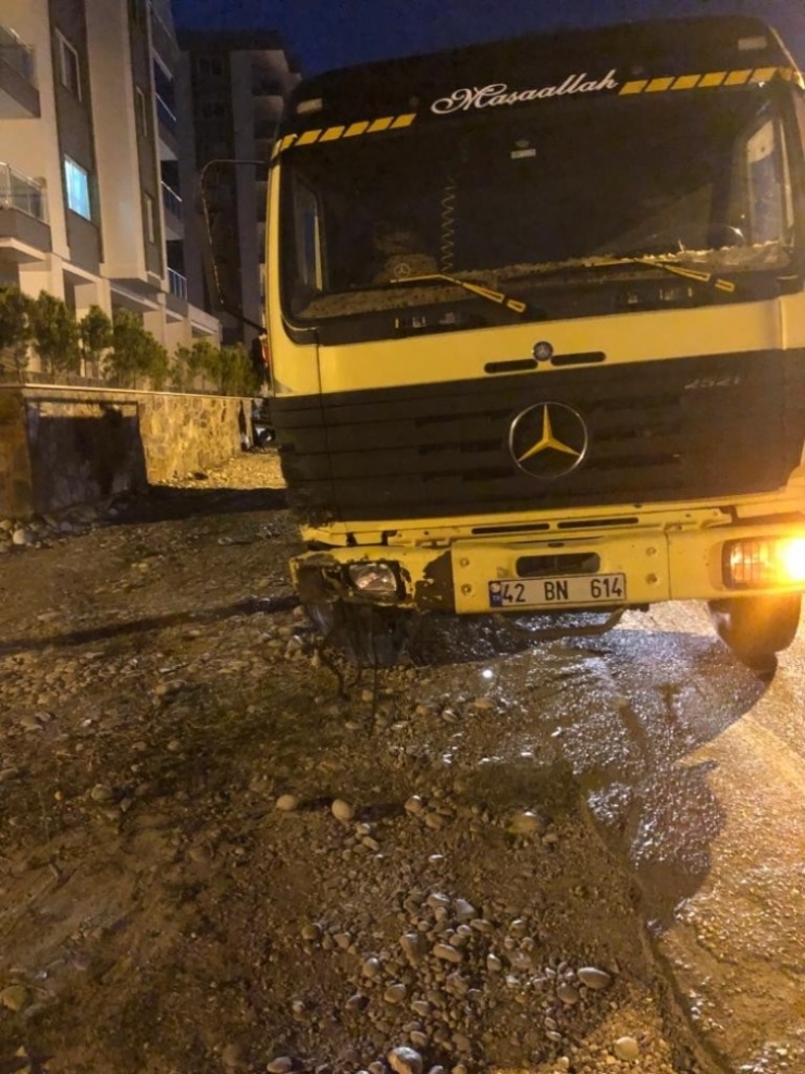 Hurdaya Dönen Otomobilden Sağ Çıkıp Kaçtı