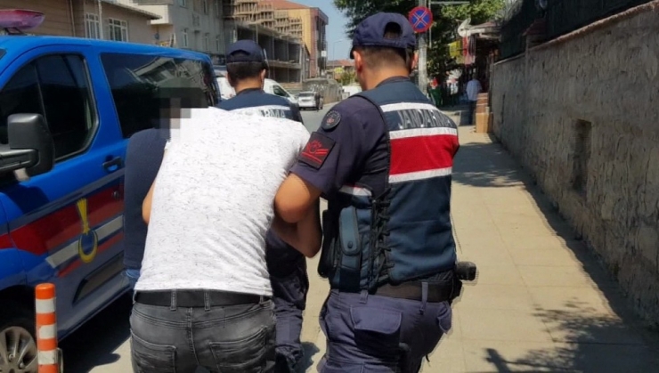 Jandarma’dan Lüks Rezidansa Uyuşturucu Baskını Kamerada