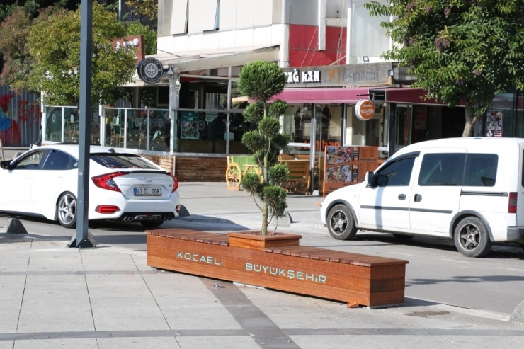 Büyükşehir Kent Merkezindeki Mobilya Sayısını Arttırıyor