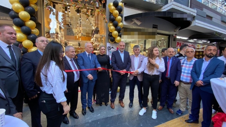 Başkanlar Mağaza Açılışında