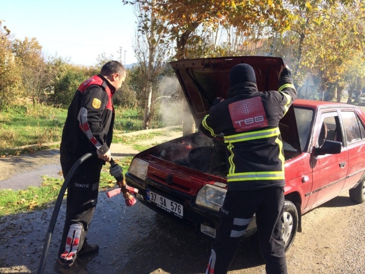 Türkeli’de Otomobil Yangını