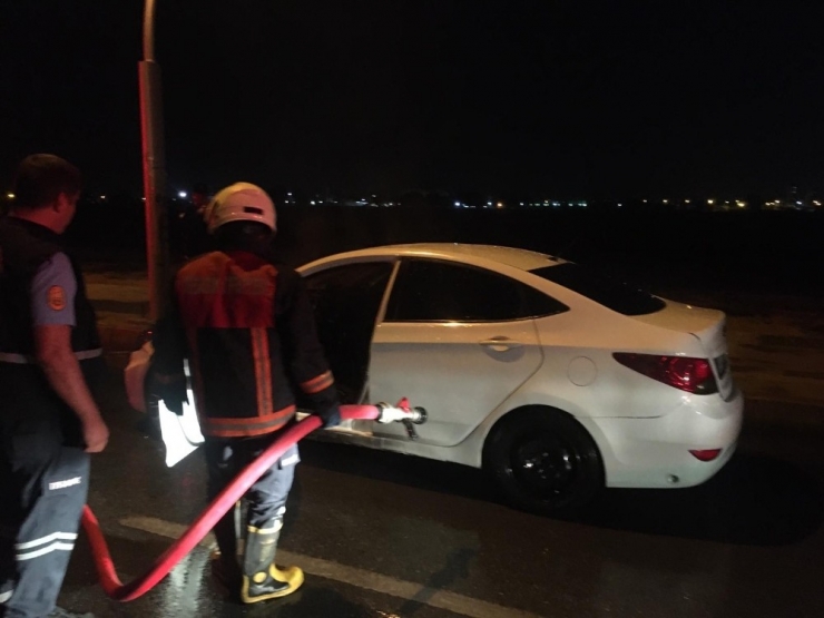 Seyir Halindeki Araç Alev Aldı