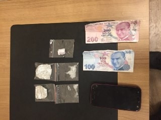 Uyuşturucu Tacirleri Suçüstü Yakalandı