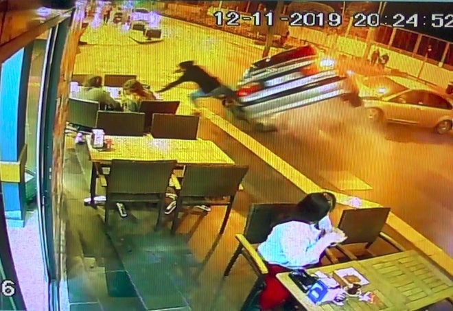 Kaldırımda Bekleyen Bisikletli Dehşeti Yaşadı