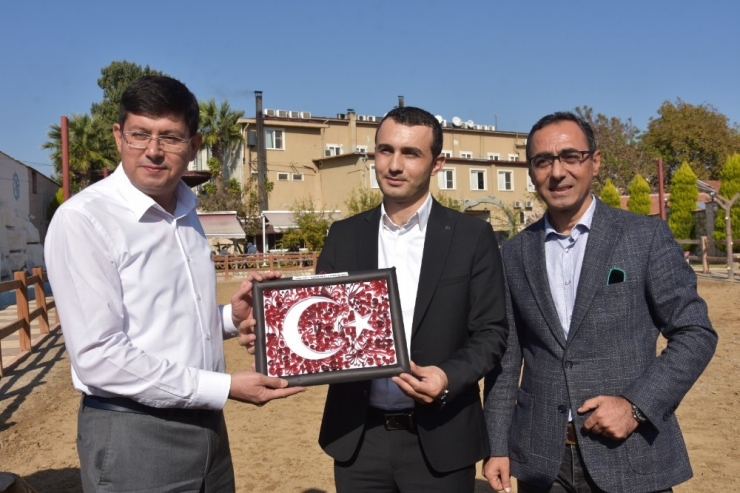 Özel Çocuklar Atla Terapi Ediliyor