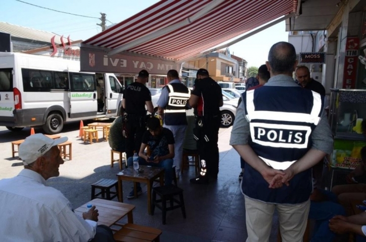 Balıkesir’de Polis 23 Aranan Şahsı Yakaladı