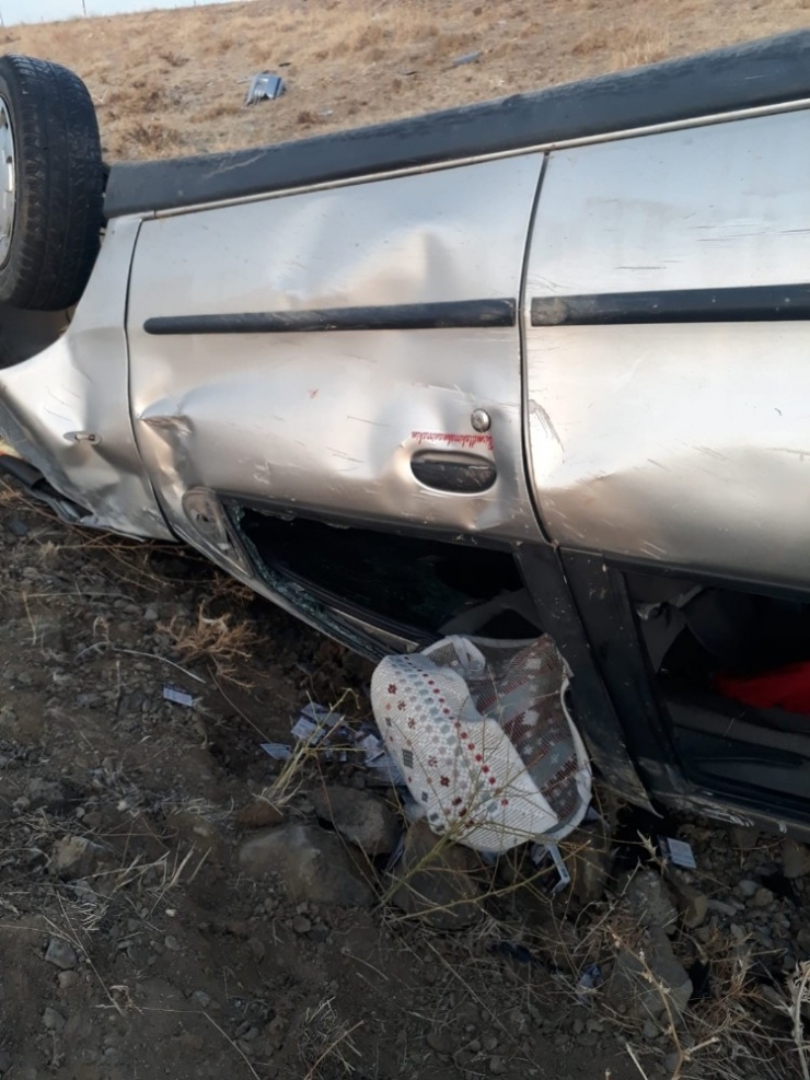 Otomobil Takla Attı: 4 Yaralı