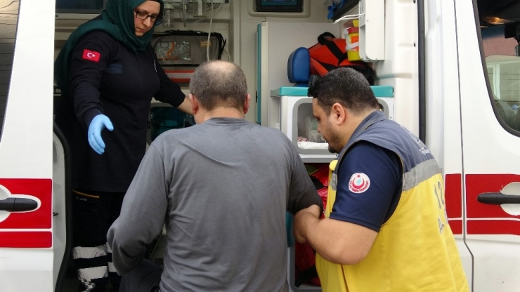 Pendik’te Apartman Dairesinde Yangın Paniği: 3 Kişi Dumandan Etkilendi