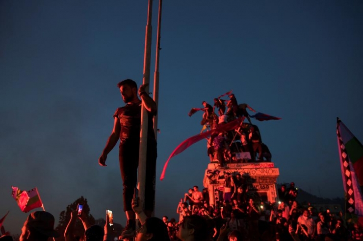 Şili’de Göstericiler Arjantin Büyükelçisinin Evine Saldırdı