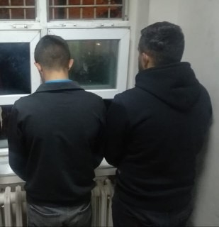 Şüphe Üzerine Durdurulan Araçtaki Şahıslardan Uyuşturucu Çıktı