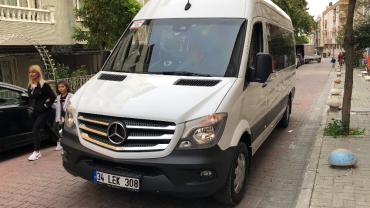 Avcılar’da Geri Manevra Yapan Servis Şoförü Yaşlı Kadına Çarptı