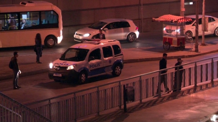 Polisten Kaçan Şahıs, Metrobüs Yolunda İzini Kaybettirdi