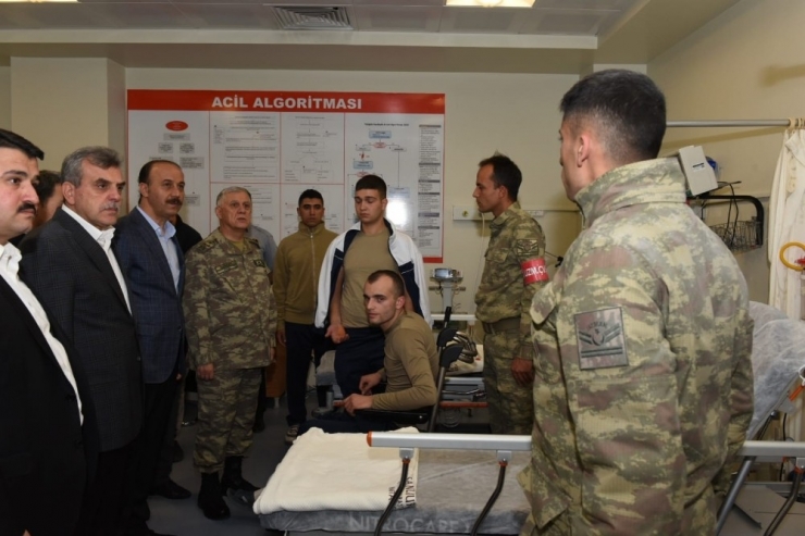 Beyazgül Yaralı Askerleri Ziyaret Etti