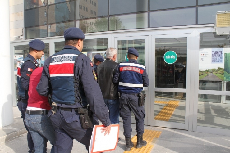 Elazığ’da Villaları Soyan 2 Şüpheli Suç Üstü Yakalandı